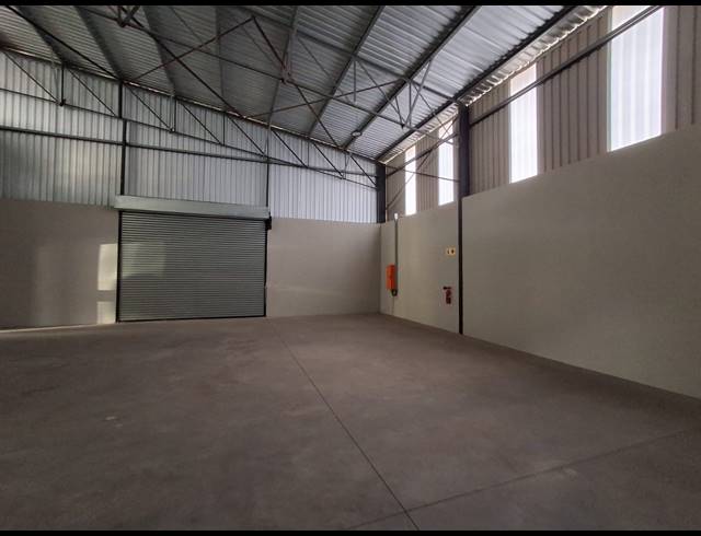 350M² WAREHOUSE TO LET IN CLEVELAND